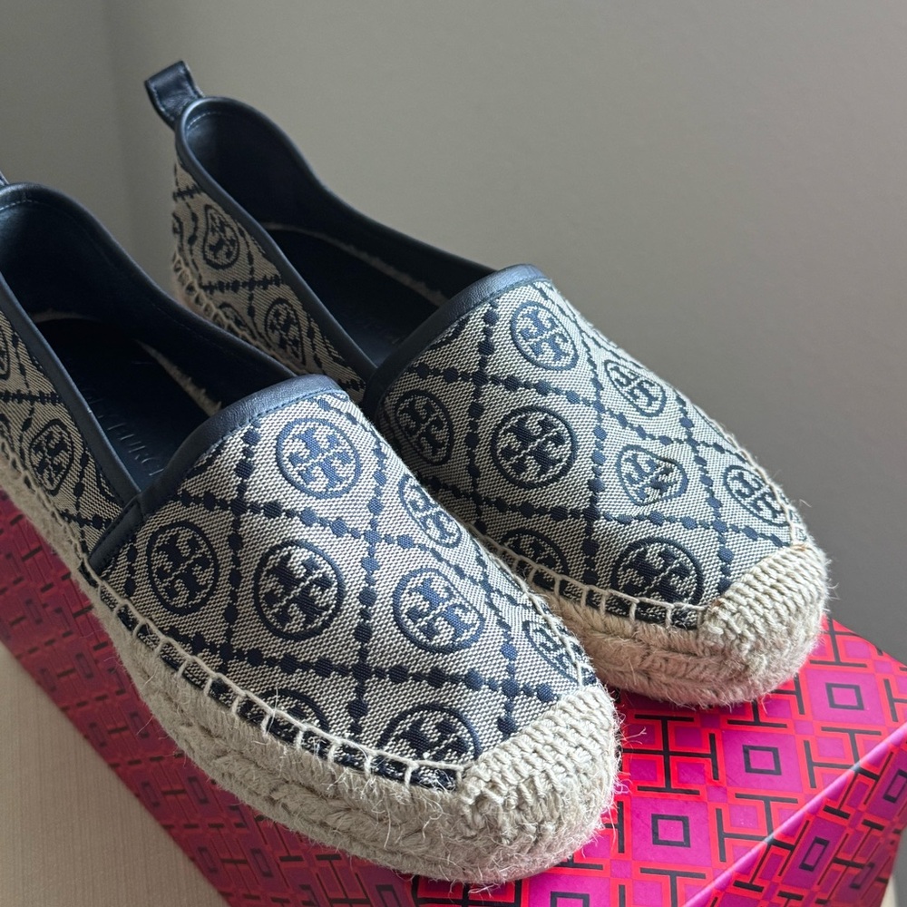 Tory Burch Navy Blue and Cream Espadrilles